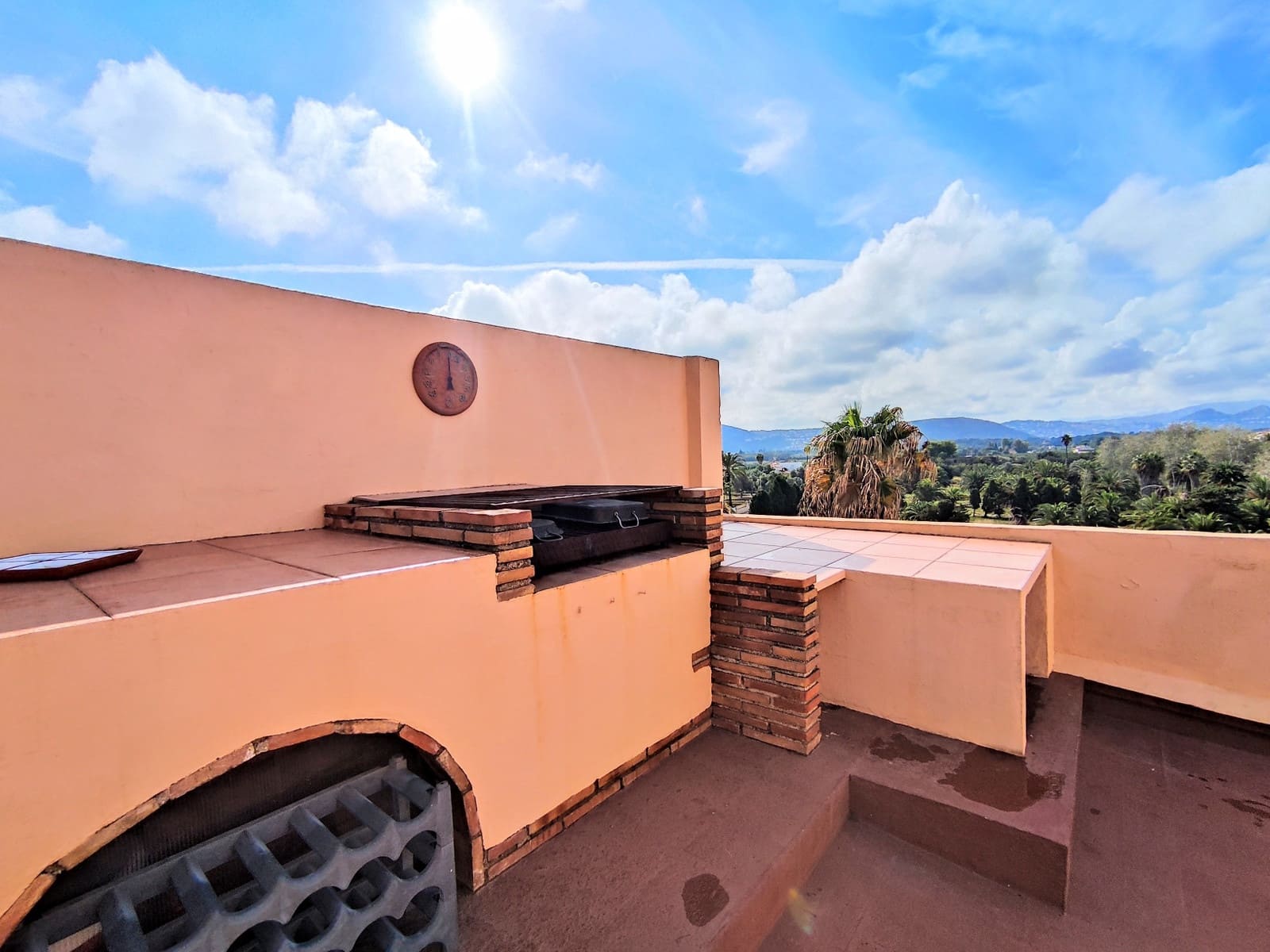 2 bedroom Penthouse for sale in Denia with garage - € 285,000 (Ref: 10154821)