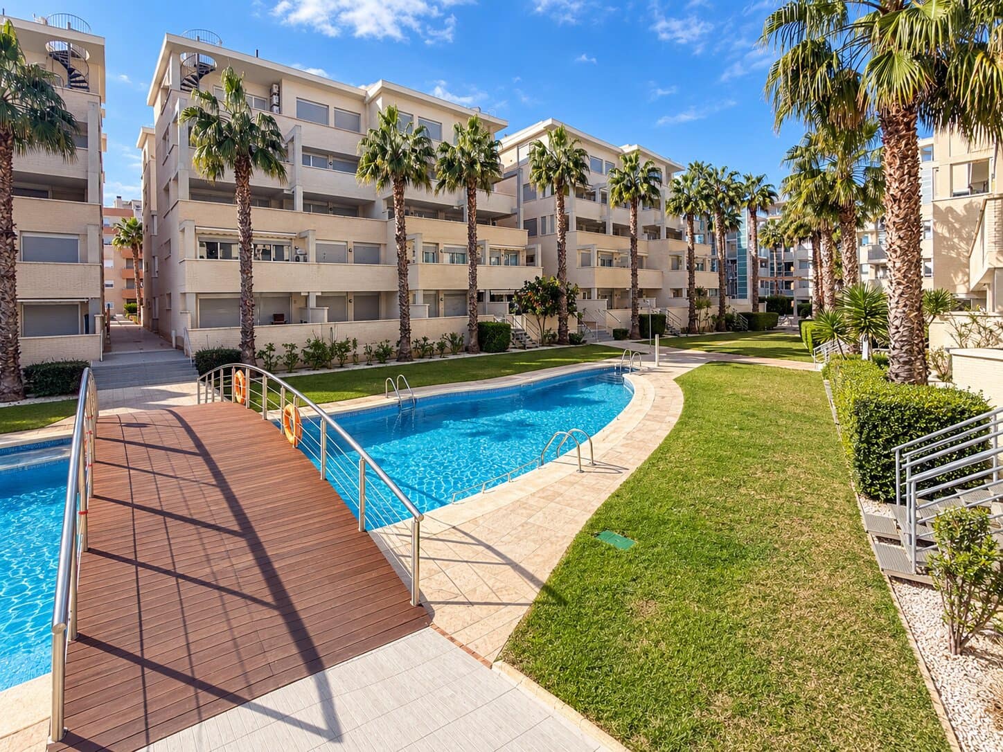 2 bedroom Apartment for sale in Denia with pool garage - € 265,000 (Ref: 10162167)