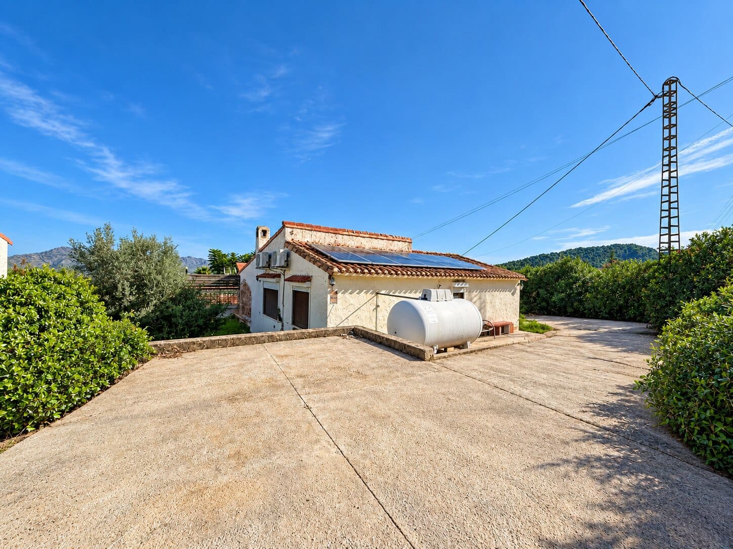 Chalet de 2 habitaciones en Orba en venta con piscina garaje - 280.000 € (Ref: 10168261)