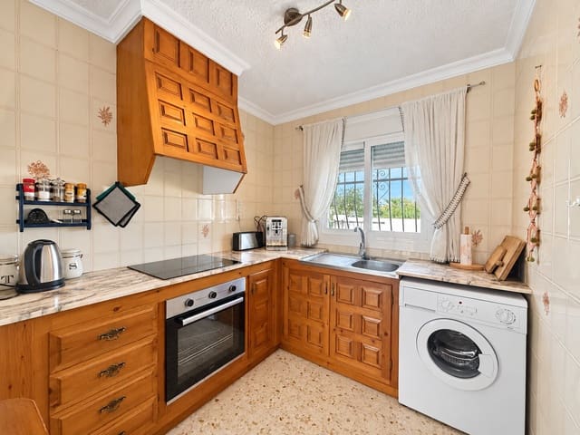 2 sypialnia Willa na sprzedaż w Benidoleig z basenem garażem - 269 000 € (Ref: 10173363)