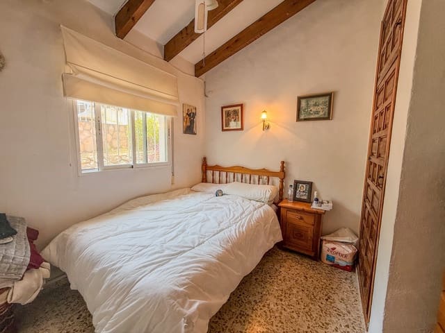 3 soveværelse Villa til salg i Orba - € 269.500 (Ref: 9095809)