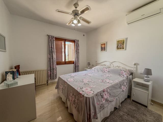 4 slaapkamer Villa te koop in Orba met zwembad - € 460.000 (Ref: 9262106)