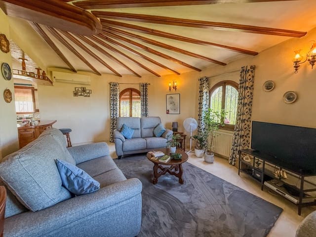 4 slaapkamer Villa te koop in Orba met zwembad - € 460.000 (Ref: 9262106)