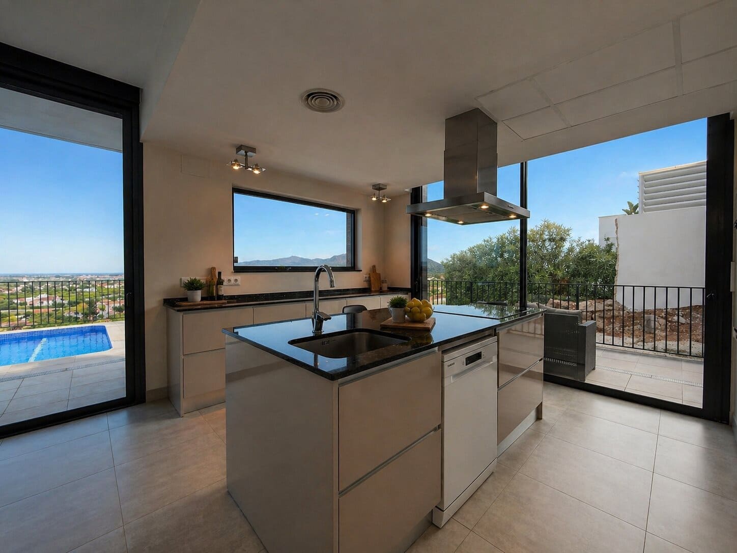 3 bedroom Villa for sale in Pedreguer with pool - € 675,000 (Ref: 9305020)