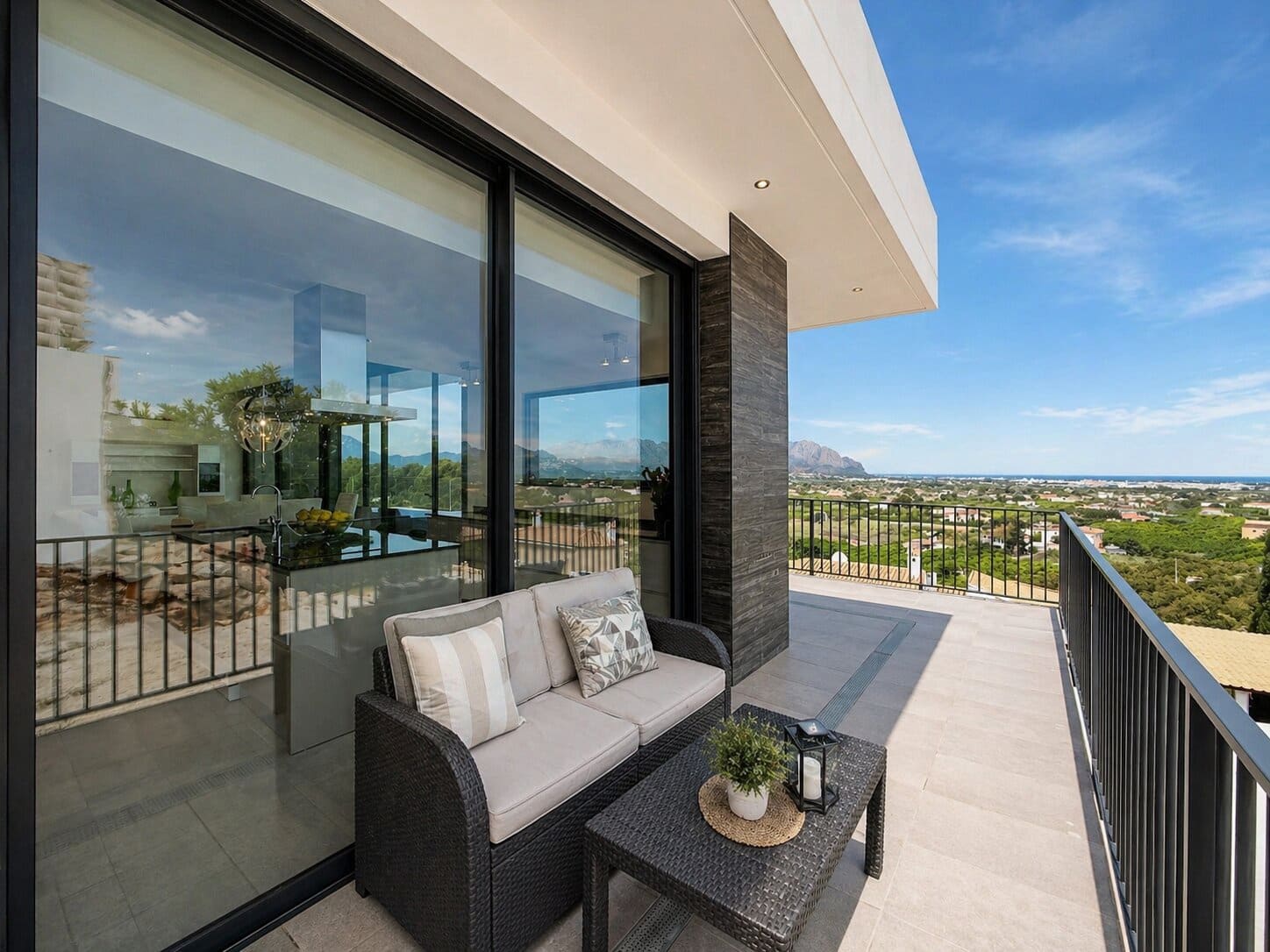 3 bedroom Villa for sale in Pedreguer with pool - € 675,000 (Ref: 9305020)