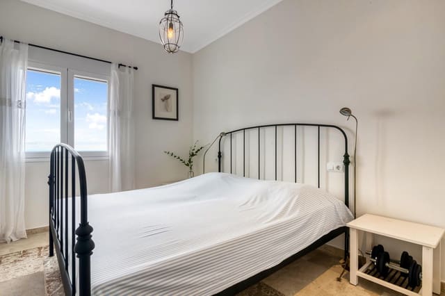 4 Zimmer Villa zu verkaufen in Ráfol de Almunia mit Pool - 645.000 € (Ref: 9305021)