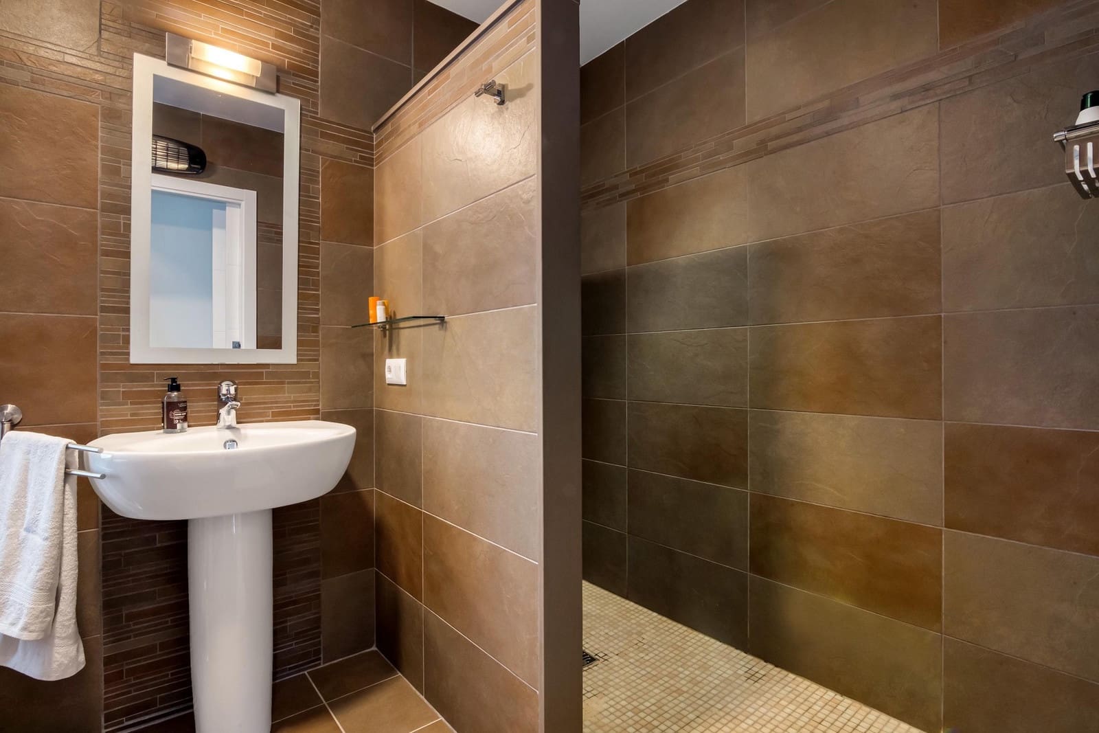 4 slaapkamer Villa te koop in Rafol de Almunia met zwembad - € 645.000 (Ref: 9305021)