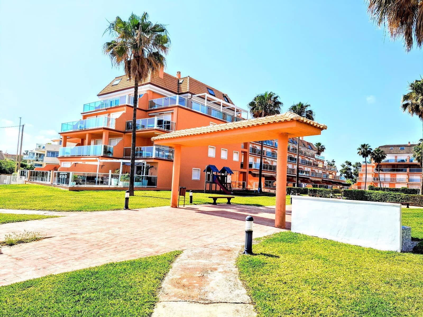 2 slaapkamer Appartement te koop in Denia met zwembad - € 450.000 (Ref: 9305026)