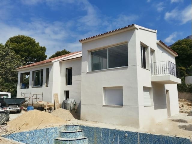 4 slaapkamer Villa te koop in Altea met zwembad - € 835.000 (Ref: 9305036)