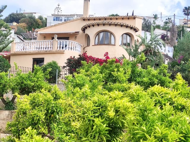 4 slaapkamer Villa te koop in Orba met zwembad - € 599.000 (Ref: 9305037)