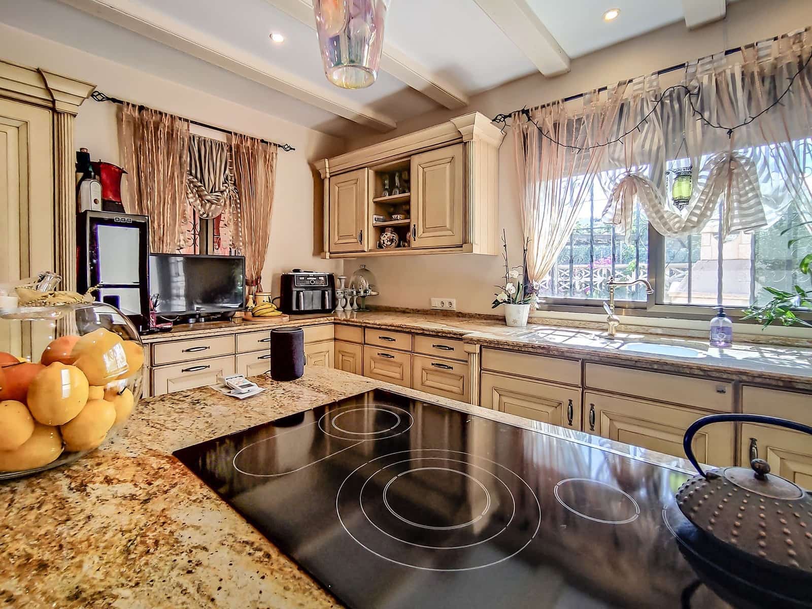 4 slaapkamer Villa te koop in Orba met zwembad - € 599.000 (Ref: 9305037)