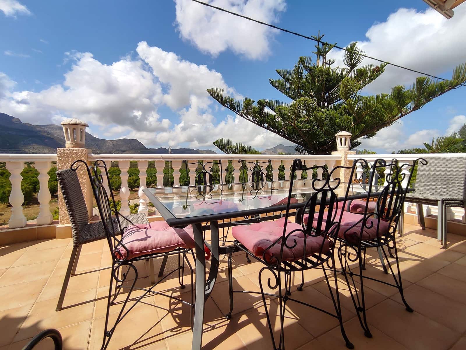 4 slaapkamer Villa te koop in Orba met zwembad - € 599.000 (Ref: 9305037)