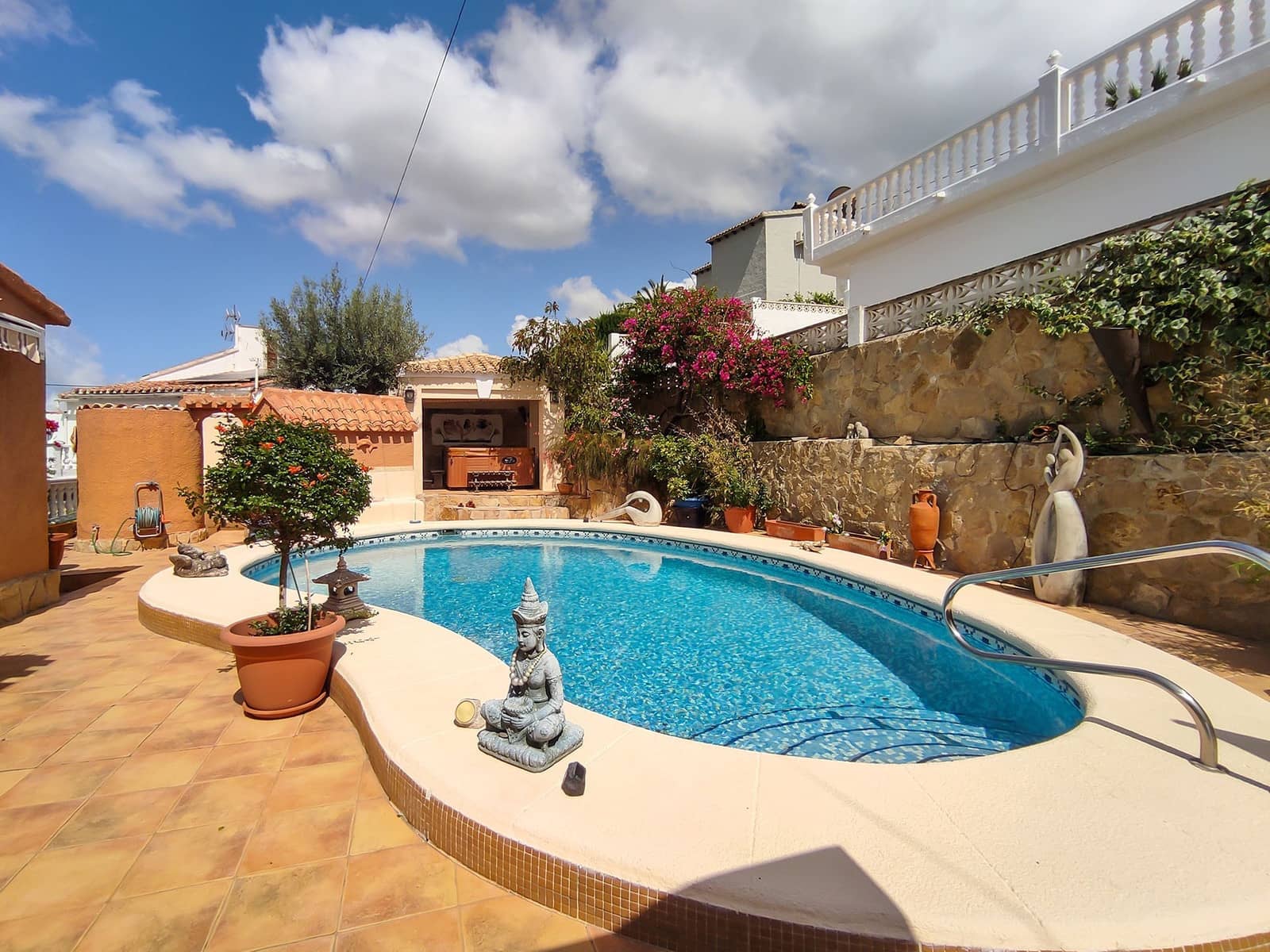 4 slaapkamer Villa te koop in Orba met zwembad - € 599.000 (Ref: 9305037)