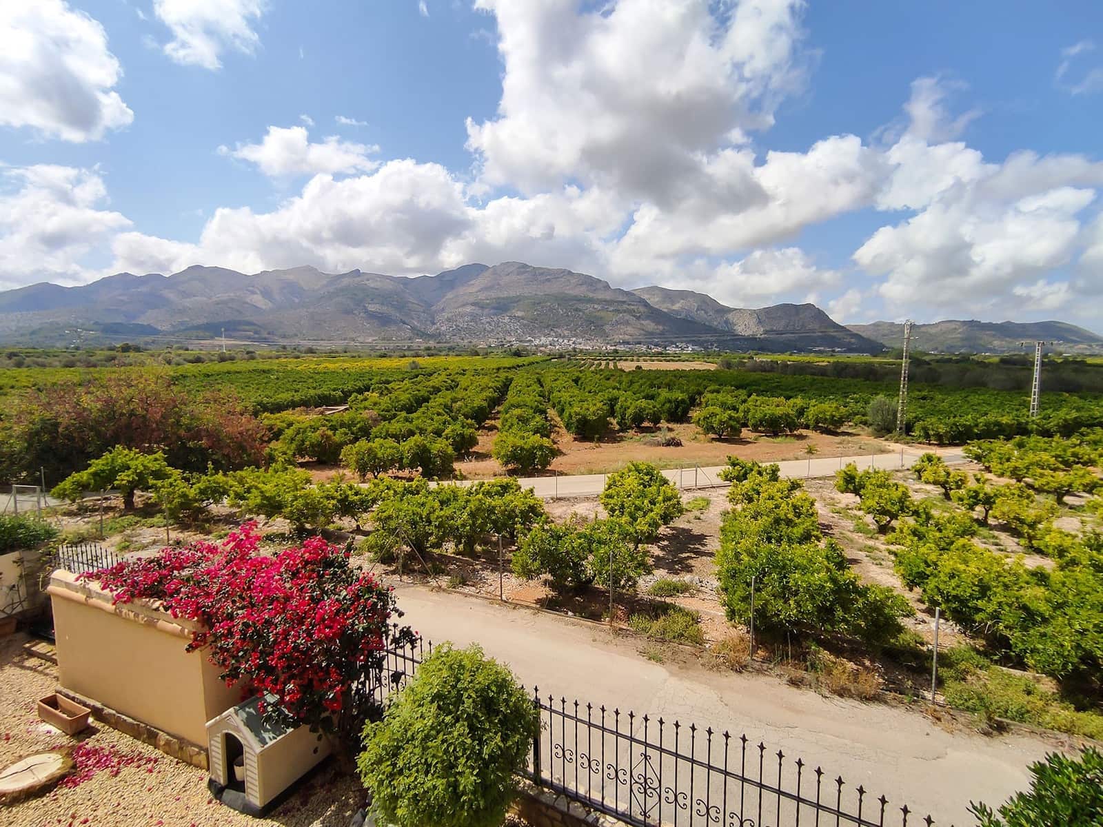 4 slaapkamer Villa te koop in Orba met zwembad - € 599.000 (Ref: 9305037)