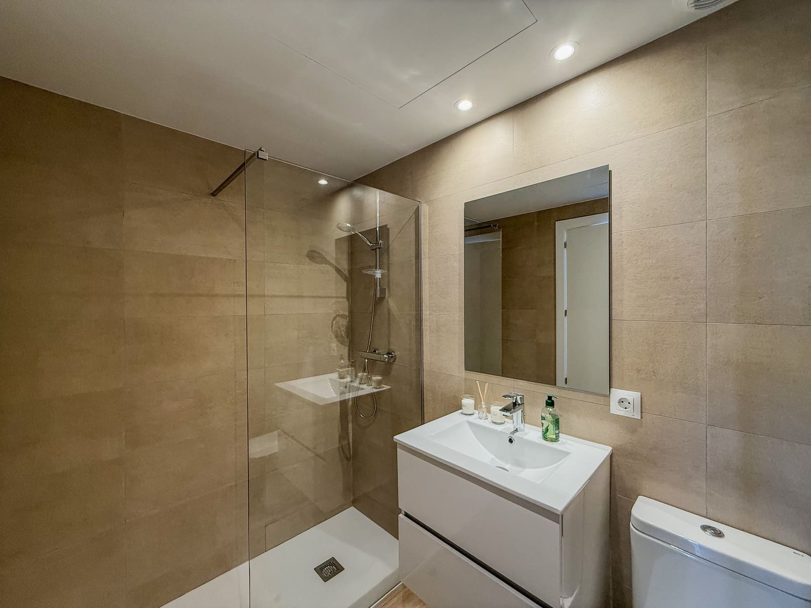 1 slaapkamer Penthouse te koop in Denia met zwembad - € 297.000 (Ref: 9305045)