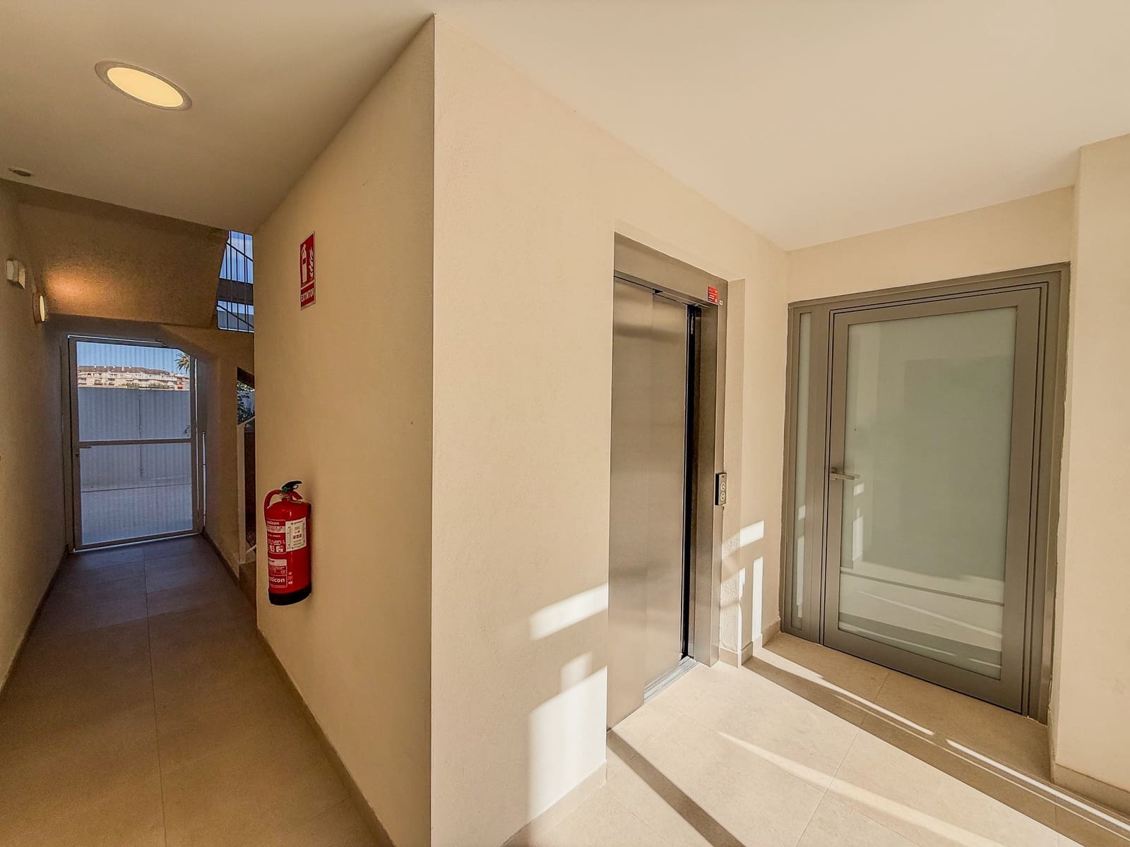 1 slaapkamer Penthouse te koop in Denia met zwembad - € 297.000 (Ref: 9305045)