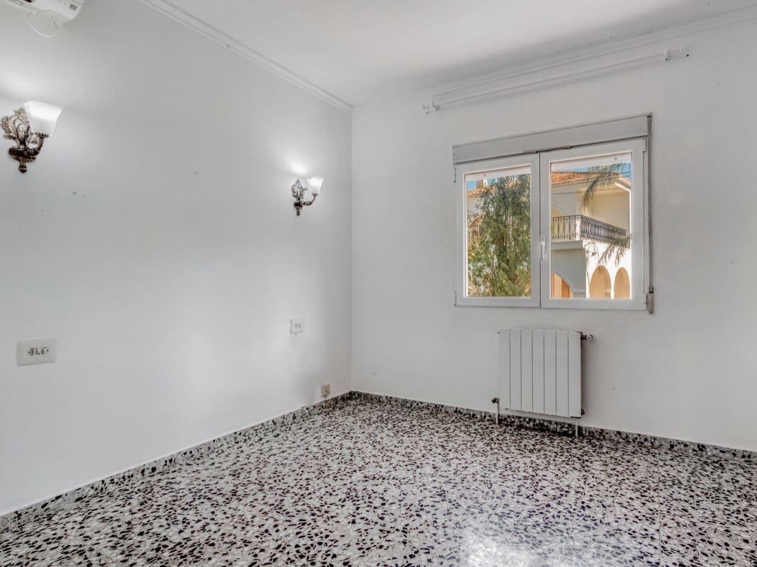 4 bedroom Villa for sale in Denia with pool - € 645,000 (Ref: 9305054)