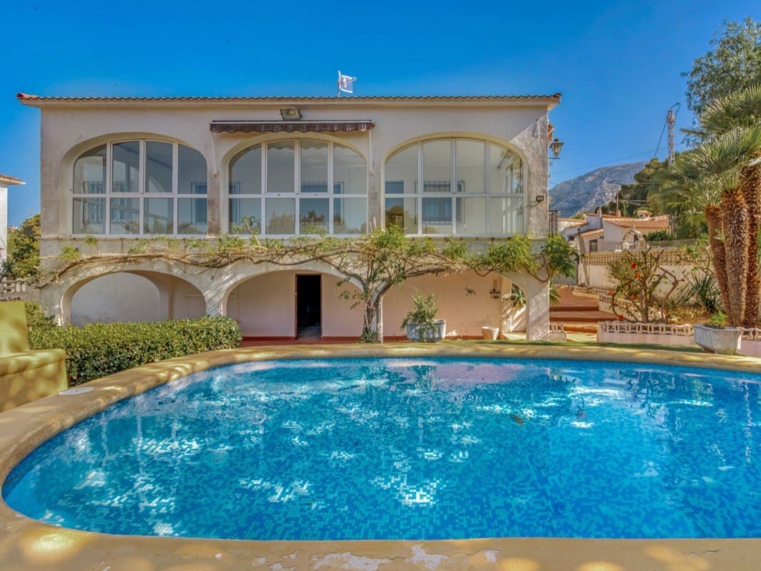 4 bedroom Villa for sale in Denia with pool - € 645,000 (Ref: 9305054)