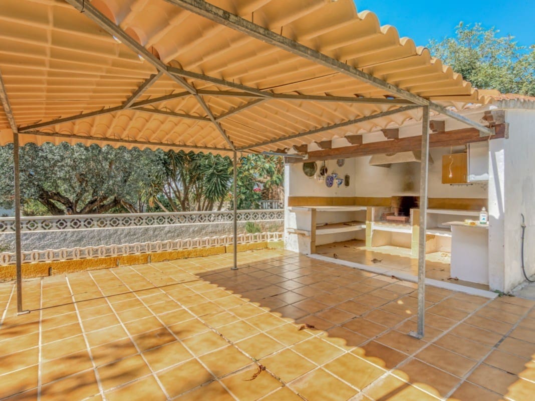4 bedroom Villa for sale in Denia with pool - € 645,000 (Ref: 9305054)