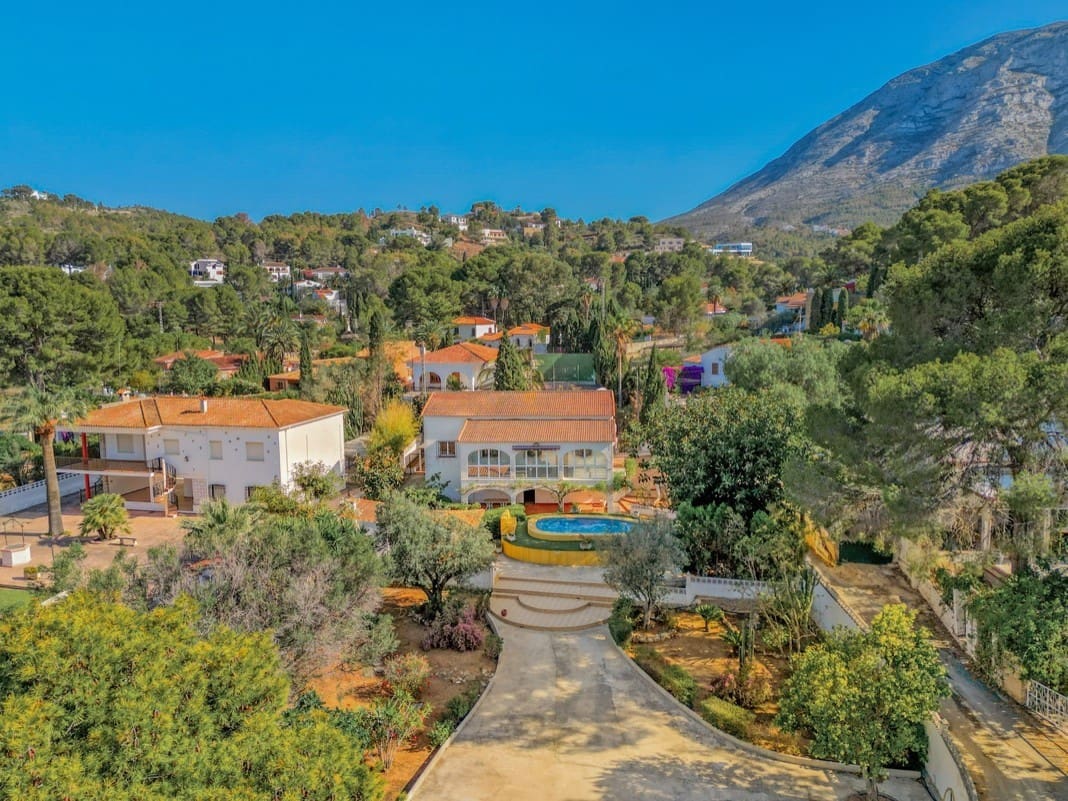 4 bedroom Villa for sale in Denia with pool - € 645,000 (Ref: 9305054)