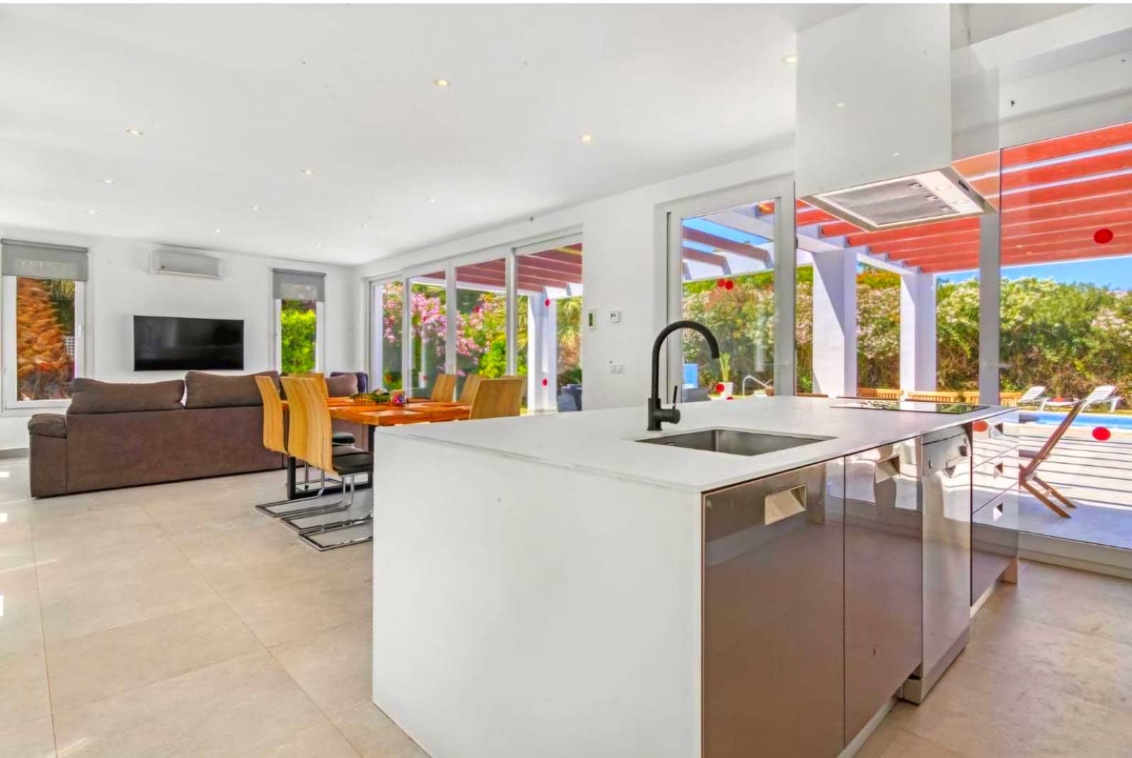 5 Zimmer Villa zu verkaufen in Javea / Xabia mit Pool - 1.200.000 € (Ref: 9305062)