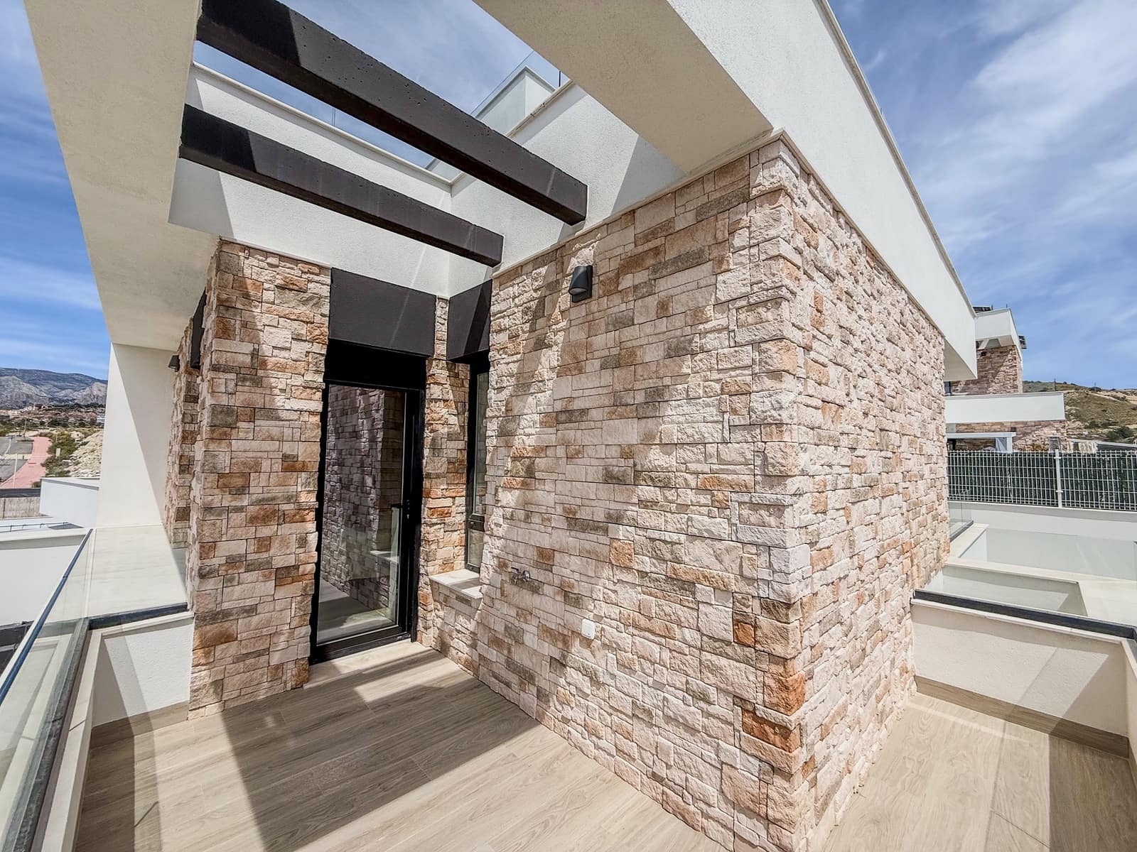 3 makuuhuone Huvila myytävänä paikassa Finestrat mukana uima-altaan - 675 000 € (Ref: 9305063)