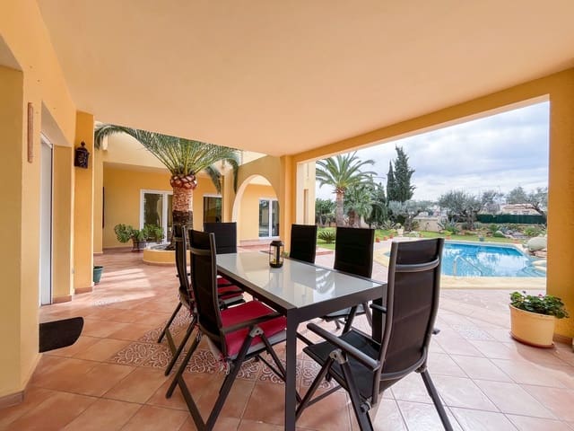 3 Zimmer Villa zu verkaufen in Els Poblets mit Pool - 848.000 € (Ref: 9305066)