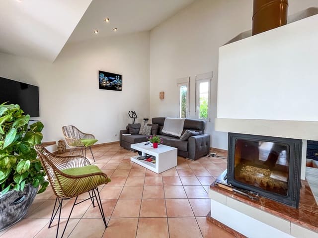 3 Zimmer Villa zu verkaufen in Els Poblets mit Pool - 848.000 € (Ref: 9305066)