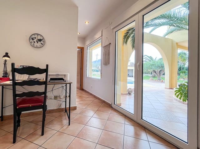 3 Zimmer Villa zu verkaufen in Els Poblets mit Pool - 848.000 € (Ref: 9305066)