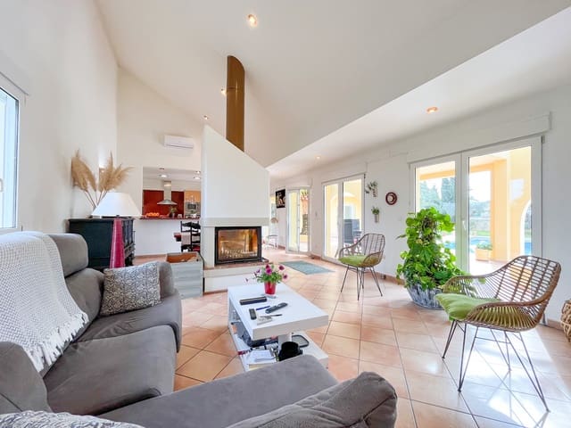 3 Zimmer Villa zu verkaufen in Els Poblets mit Pool - 848.000 € (Ref: 9305066)