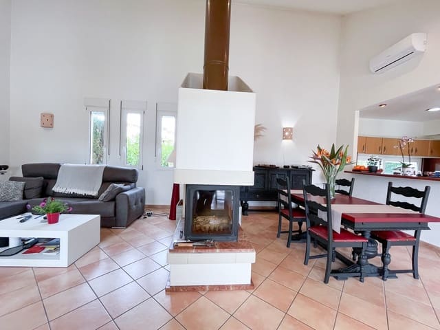 3 Zimmer Villa zu verkaufen in Els Poblets mit Pool - 848.000 € (Ref: 9305066)