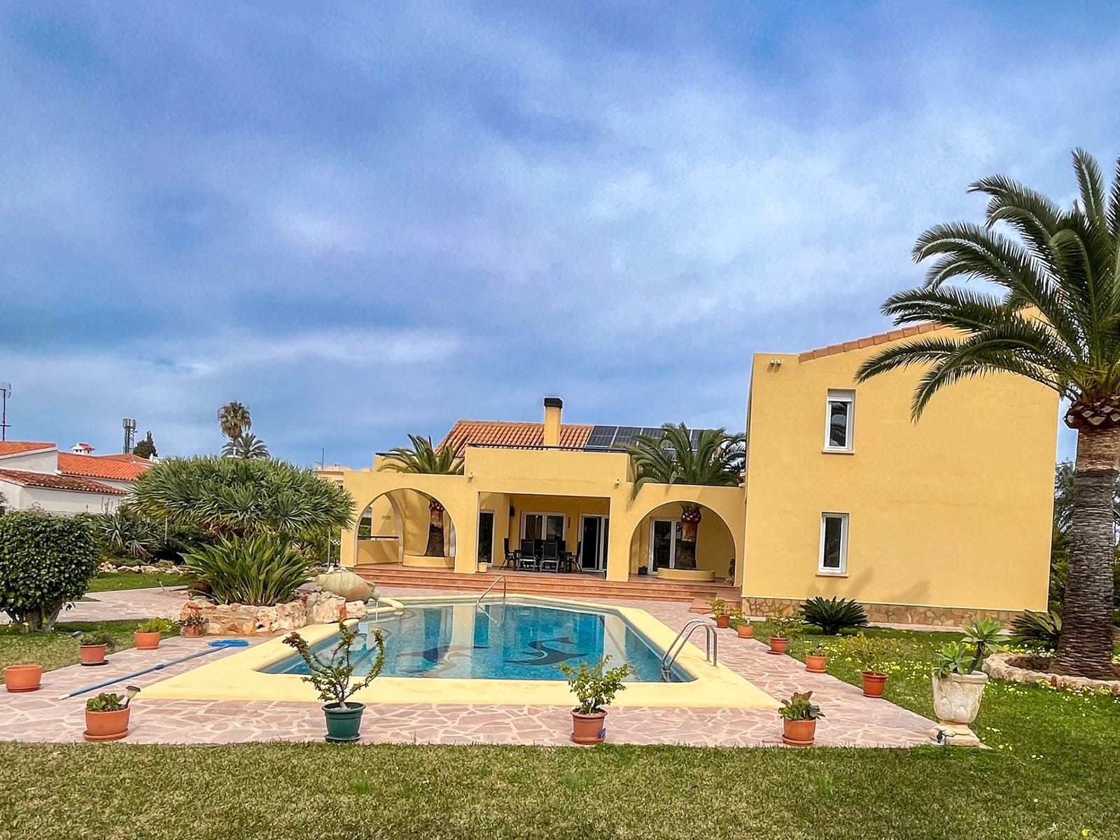 3 slaapkamer Villa te koop in Els Poblets met zwembad - € 848.000 (Ref: 9305066)