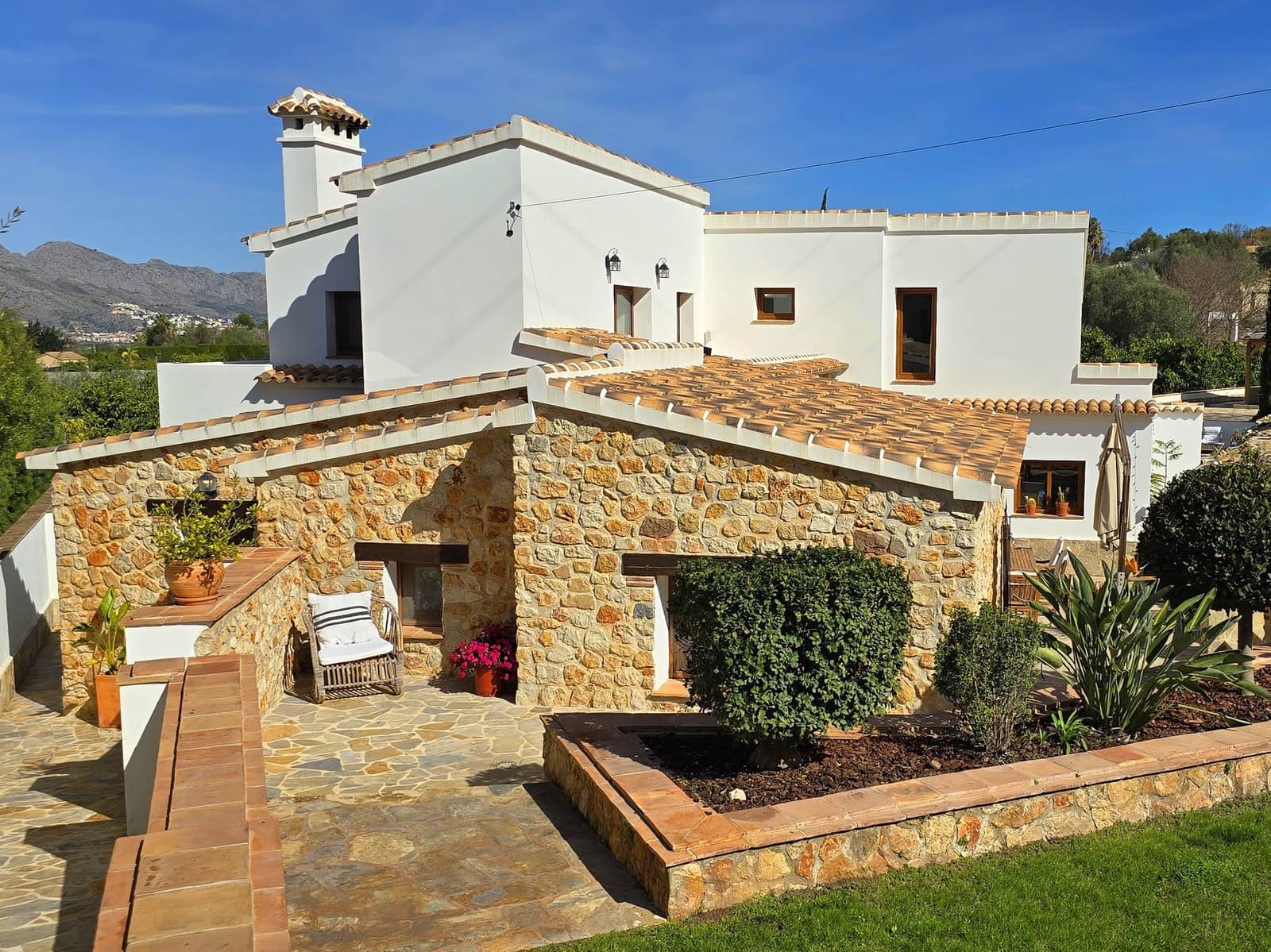 5 slaapkamer Villa te koop in Orba met zwembad - € 645.000 (Ref: 9305071)