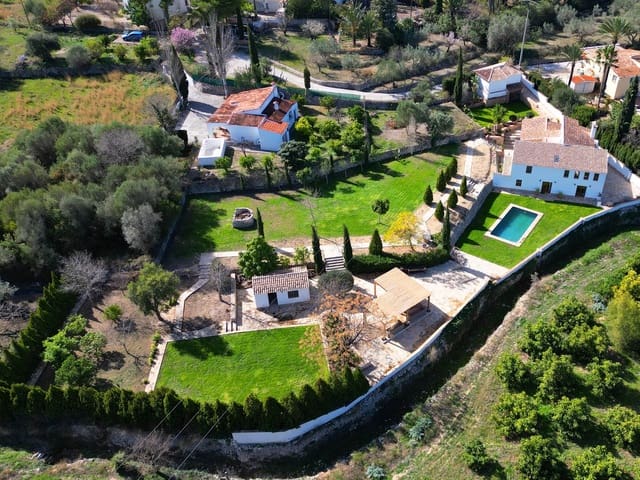 5 bedroom Villa for sale in Orba with pool - € 645,000 (Ref: 9305071)