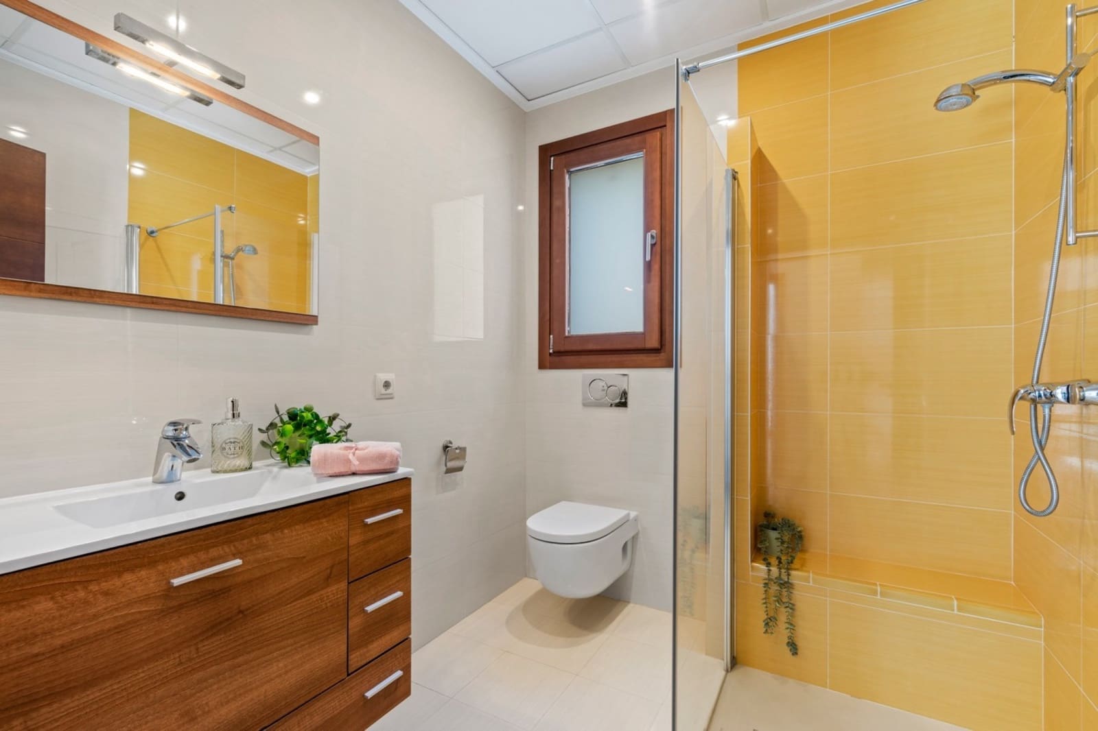 4 makuuhuone Huvila myytävänä paikassa Benissa mukana uima-altaan - 1 095 000 € (Ref: 9305079)