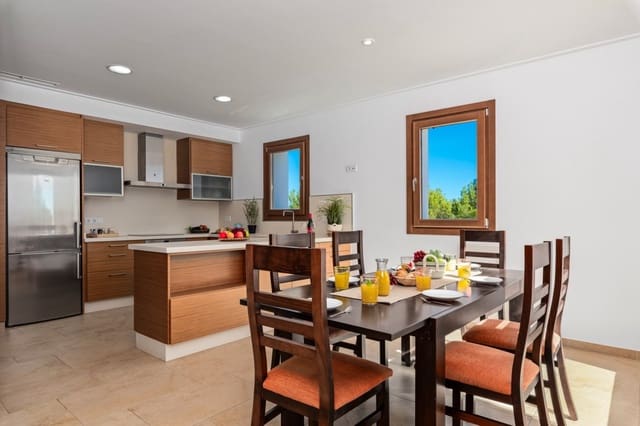 4 makuuhuone Huvila myytävänä paikassa Benissa mukana uima-altaan - 1 095 000 € (Ref: 9305079)