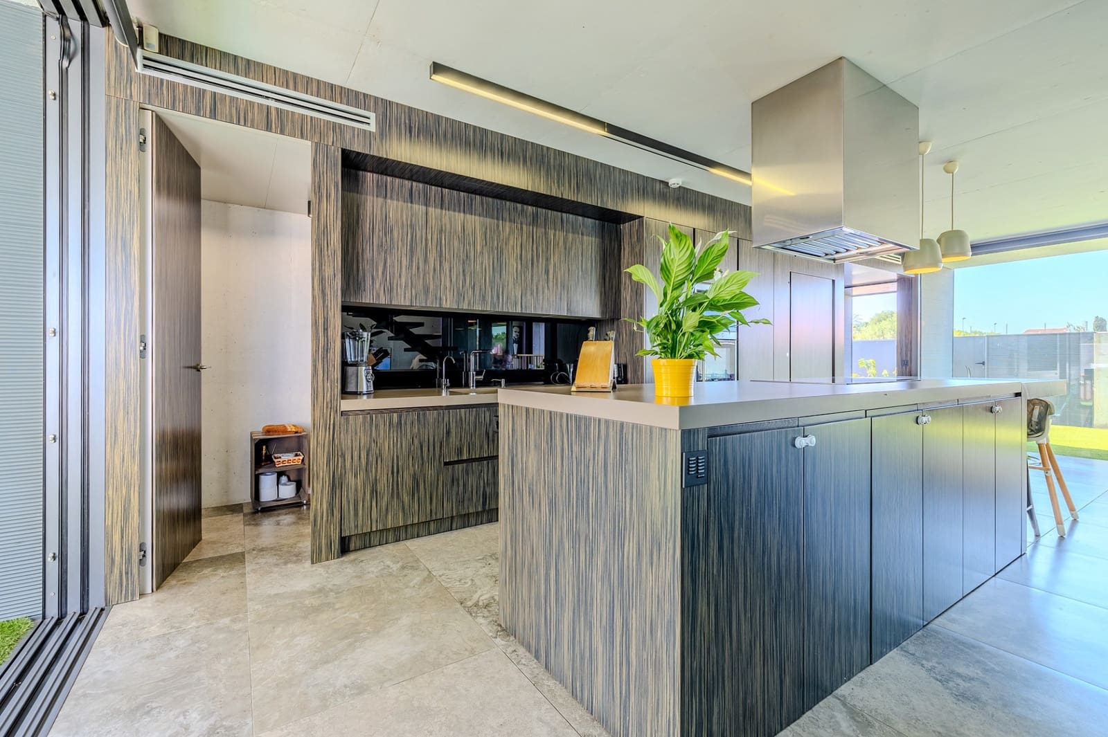 Chalet de 3 habitaciones en Oliva en venta con piscina - 697.000 € (Ref: 9306312)