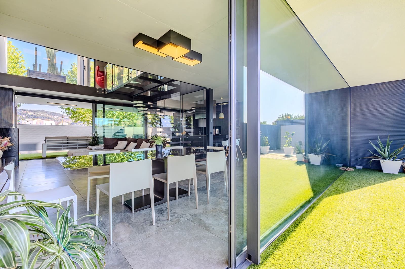 Chalet de 3 habitaciones en Oliva en venta con piscina - 697.000 € (Ref: 9306312)