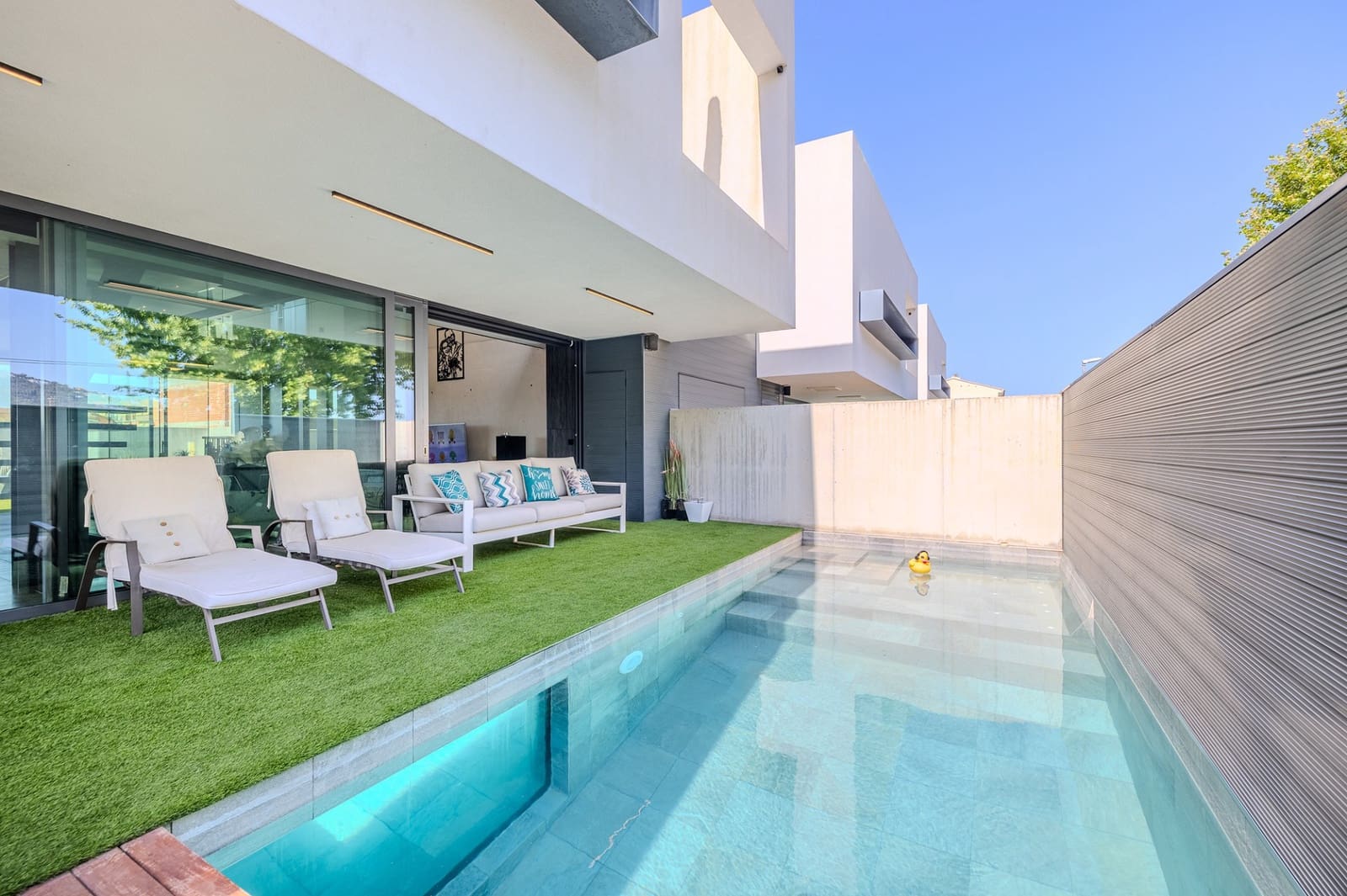 Chalet de 3 habitaciones en Oliva en venta con piscina - 697.000 € (Ref: 9306312)