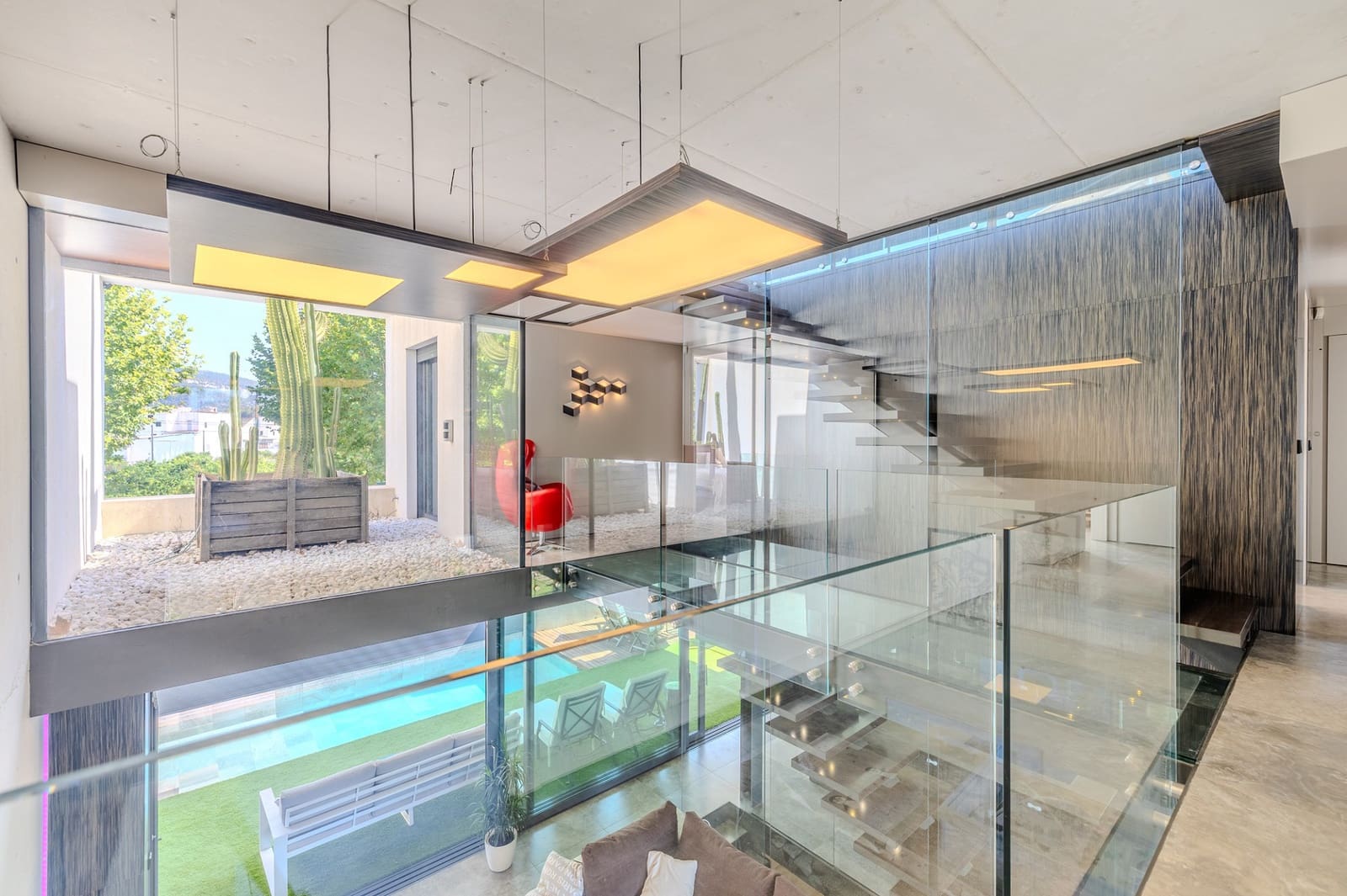 Chalet de 3 habitaciones en Oliva en venta con piscina - 697.000 € (Ref: 9306312)