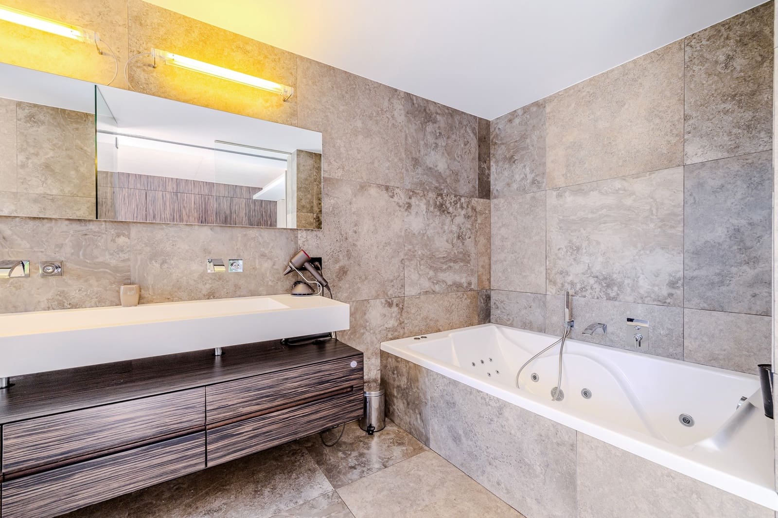 Chalet de 3 habitaciones en Oliva en venta con piscina - 697.000 € (Ref: 9306312)