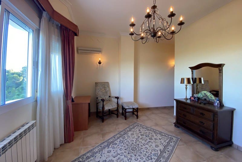 3 bedroom Villa for sale in Ador with pool - € 449,000 (Ref: 9306317)