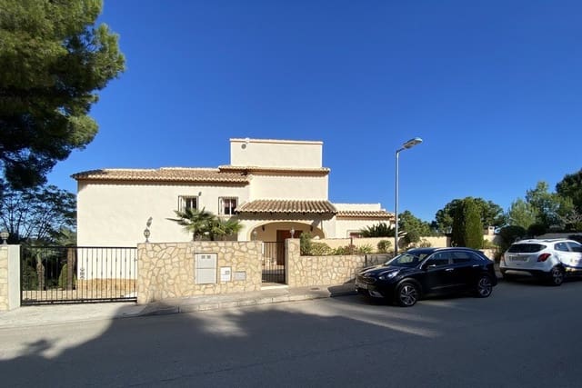 3 bedroom Villa for sale in Ador with pool - € 449,000 (Ref: 9306317)