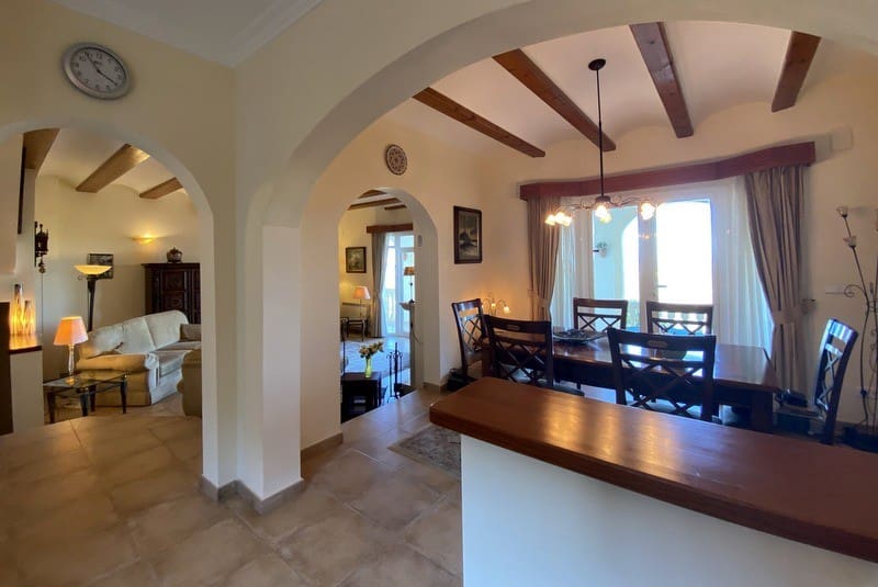 3 bedroom Villa for sale in Ador with pool - € 449,000 (Ref: 9306317)