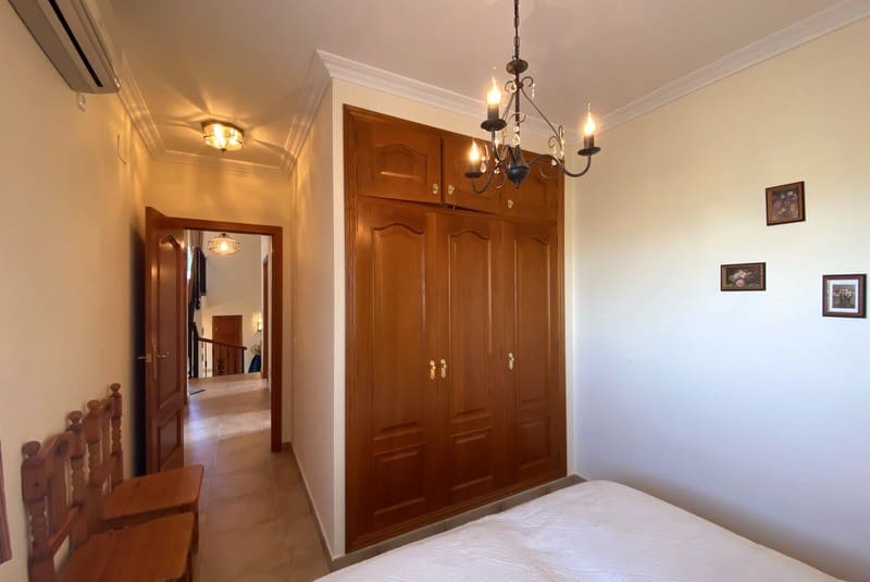 3 bedroom Villa for sale in Ador with pool - € 449,000 (Ref: 9306317)