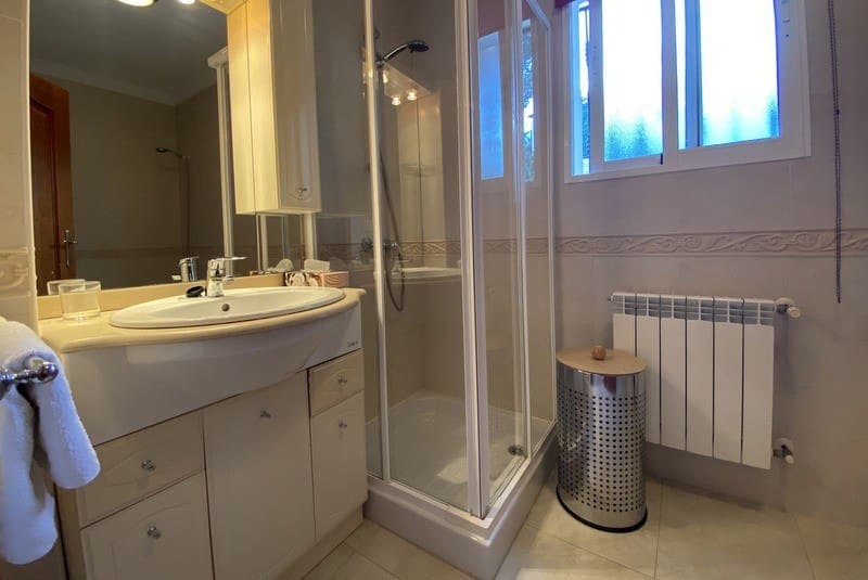 3 bedroom Villa for sale in Ador with pool - € 449,000 (Ref: 9306317)