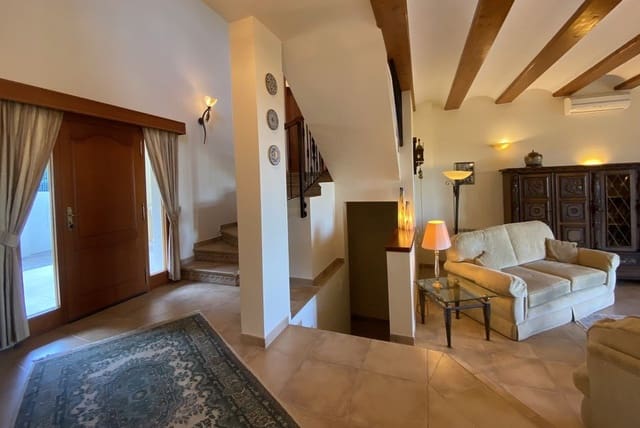 3 bedroom Villa for sale in Ador with pool - € 449,000 (Ref: 9306317)