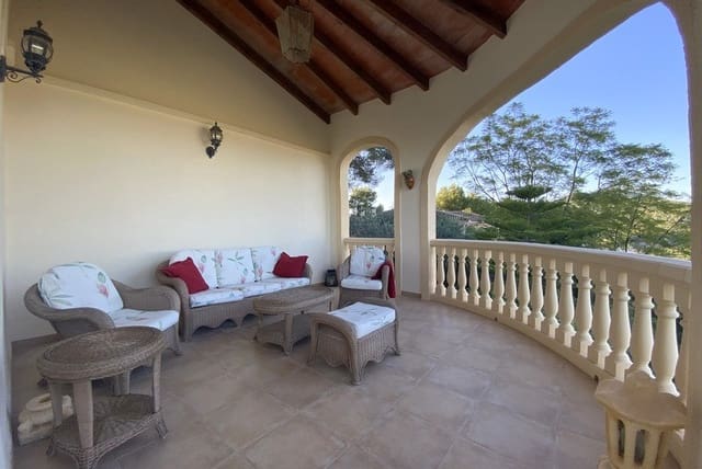 3 bedroom Villa for sale in Ador with pool - € 449,000 (Ref: 9306317)
