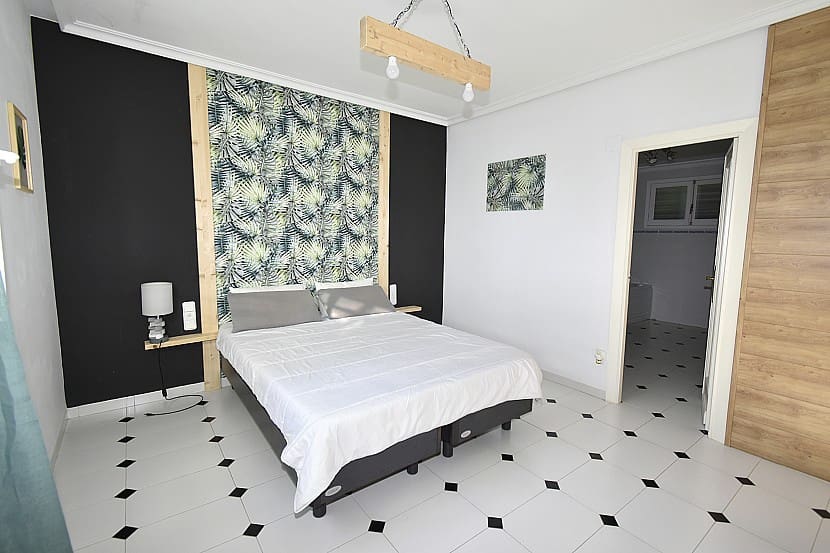 9 slaapkamer Villa te koop in Gandia met zwembad - € 990.000 (Ref: 9306319)