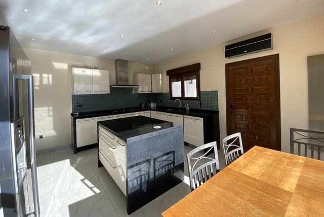 Chalet de 4 habitaciones en Barx en venta con piscina - 795.000 € (Ref: 9306320)